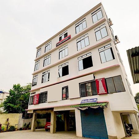Oyo 80488 Mi Casa Homestay 古瓦哈提 外观 照片