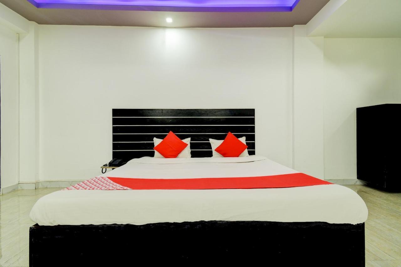 Oyo 80488 Mi Casa Homestay 古瓦哈提 外观 照片